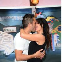 Les Anges 7 - Vivian et Nathalie à nouveau en couple : le baiser qui confirme (Photo)