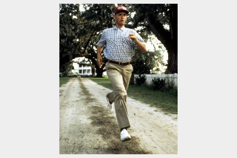 Malgré son don pour la course à pied, Forrest n'est pas équipé de façon adéquat pour s'adonner au running.