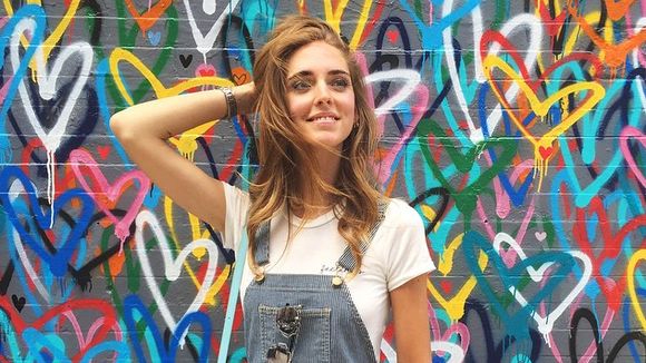 Salopette, banane et méduses : la mode régressive de l'été 2015