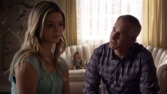 Pretty Little Liars saison 6 : pourquoi M. DiLaurentis ment-il à propos de Charles ?