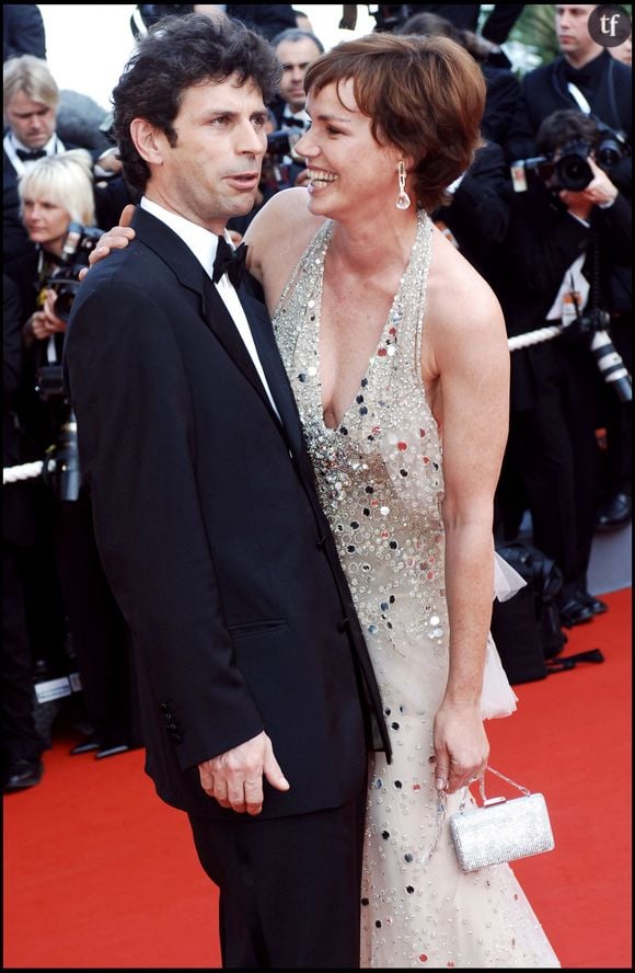 FREDERIC TADDEI ET CLAIRE NEBOUT - CEREMONIE D' OUVERTURE DU 59 EME FESTIVAL INTERNATIONAL DU FILM DE CANNES 2006 MONTEE DES MARCHES DU FILM "DA VINCI DODE" 