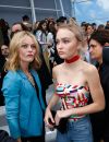 Lily-Rose Depp et sa mère Vanessa Paradis au défilé Chanel.
