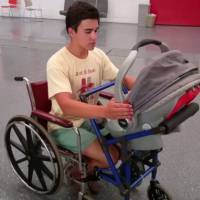 Cet ado de 16 ans va changer la vie des parents en fauteuil roulant