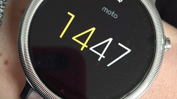 Moto 360 : j'ai testé pour vous 24 heures avec une montre connectée