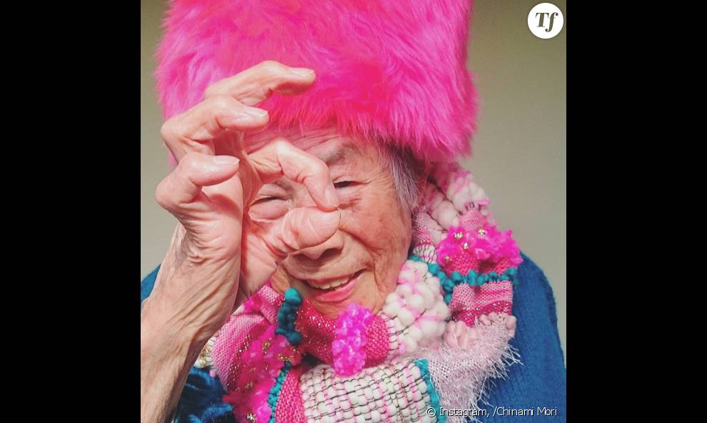 Une créatrice japonaise fait appel à sa grand-mère de 93 pour jouer les mannequins