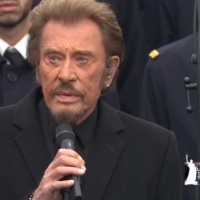 Johnny Hallyday : son hommage en chanson aux victimes des attentats fait polémique (vidéo)