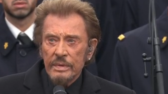 Johnny Hallyday : son hommage en chanson aux victimes des attentats fait polémique (vidéo)