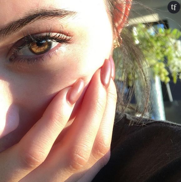 Kylie Jenner et ses faux ongles en acrylique