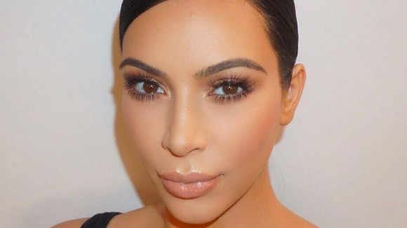 Tuto maquillage : comment faire un contouring comme Kim Kardashian ?