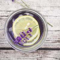 La recette bienfaisante de la limonade à la lavande pour se débarrasser du stress