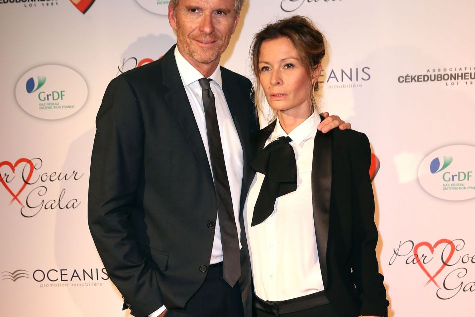 Denis Brogniart et sa femme Hortense - Personnalités au gala "Par Coeur" pour les 10 ans de l'association "Cekedubonheur" au pavillon d'Armenonville à Paris. Le 24 septembre 2015 