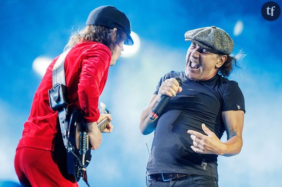 Brian Johnston et Angus Young en concert à Melbourne le 6 décembre 2015: "Thunderstruck", un hymne contre le cancer?