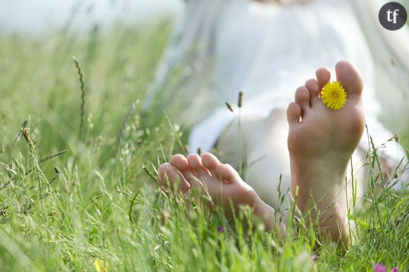 Marchez pieds nus: c'est délicieusement régressif!