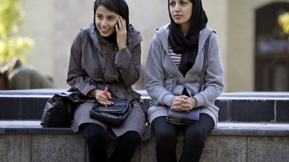 En Iran, les femmes "mal voilées" sont surveillées par 7 000 indics
