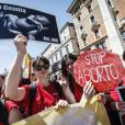  Activistes anti-avortement lors de la "Marche pour la vie" à Rome, en Italie, en mai 2010 