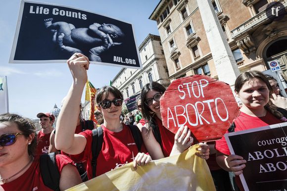 Activistes anti-avortement lors de la "Marche pour la vie" à Rome, en Italie, en mai 2010