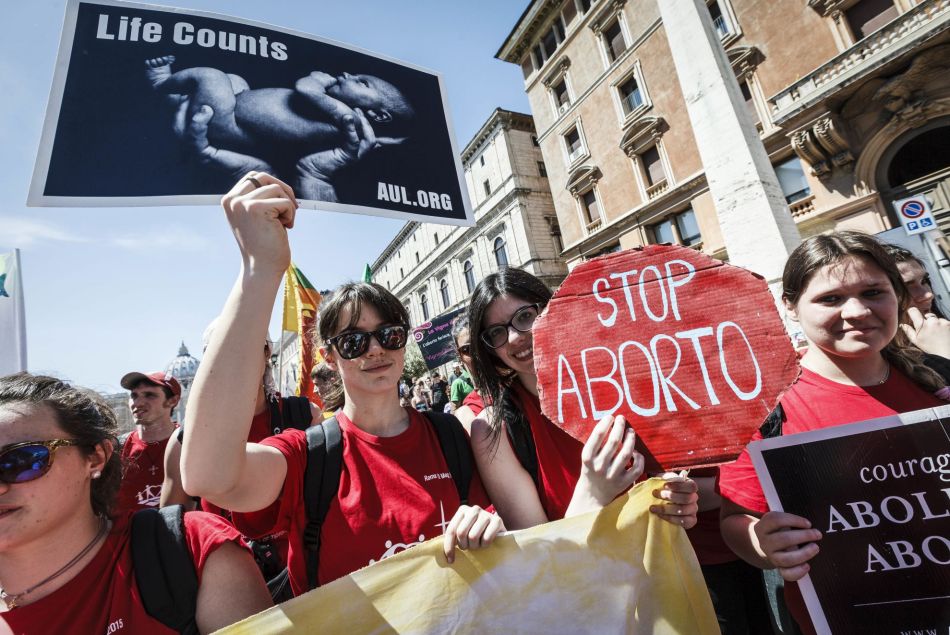 Activistes anti-avortement lors de la "Marche pour la vie" à Rome, en Italie, en mai 2010