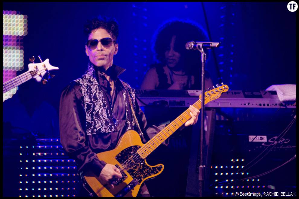 Prince sur scène en 2010
