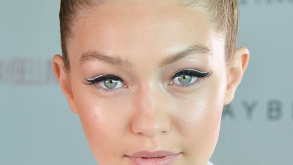 L'eye-liner blanc, l'astuce make-up anti-fatigue