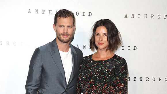 Jamie Dornan : ses deux filles et sa femme Amelia le suivent partout (photos)