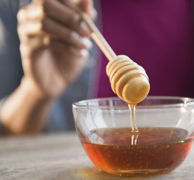 Voilà ce qui se passe quand on lave le visage avec du miel pendant 