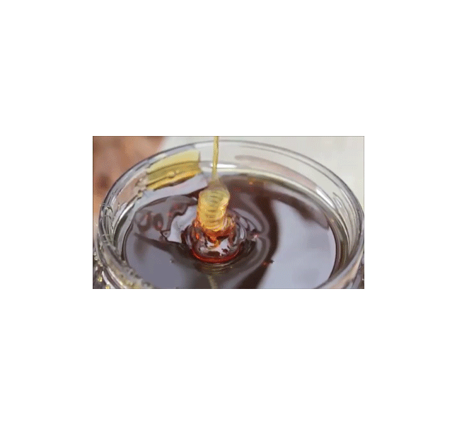 Voilà ce qui se passe quand on lave le visage avec du miel pendant