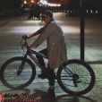  Les Iraniennes protestent contre la fatwa à vélo 
  