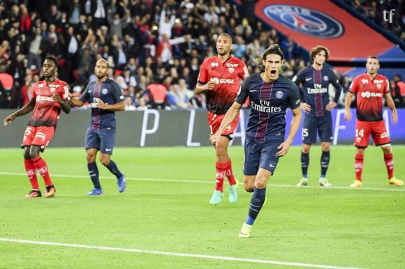 Edinson Cavani lors du match du Paris Saint-Germain contre Dijon lors de la 6éme journée de Ligue 1 au Parc des Princes, le 21 septembre 2016