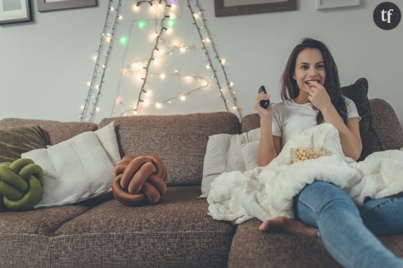 Garder contact avec sa famille : regarder un film en même temps