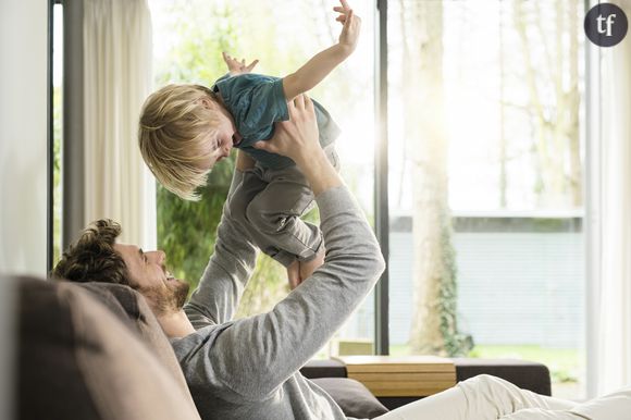 Les jeunes Français nettement favorables à un congé paternité plus long