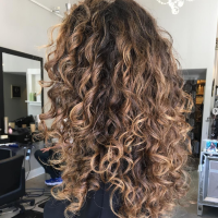 Ribbon Balayage, la tendance des mèches qui ne font pas plouc