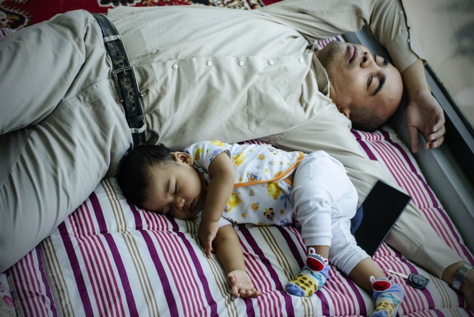 Parentalité : les jeunes parents privés de sommeil pendant six ans