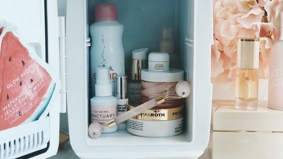 Pourquoi les mini-frigos à produits de beauté envahissent Instagram