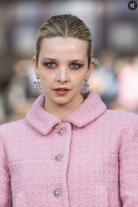 Greta Bellamacina au défilé "Chanel Cruise Collection 2020" le 3 mai 2019