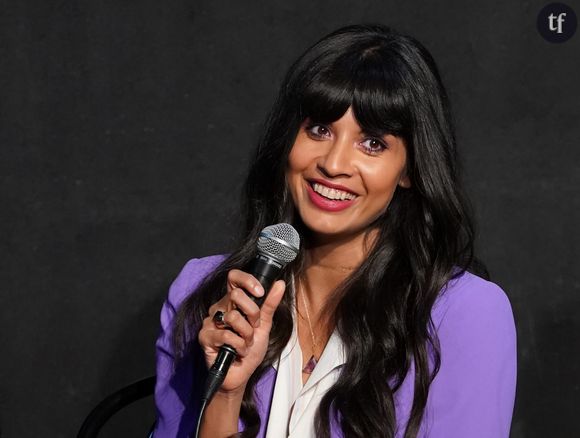 Jameela Jamil tacle la grossophobie au travail