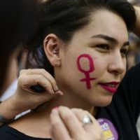 Sur Twitter, elle appelle à "une minute de silence" pour protester contre les féminicides