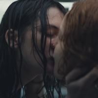 Une pub Clio met en scène une histoire d'amour lesbienne (et ça file des frissons)