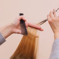 Pourquoi diable se coupe-t-on souvent les cheveux après une rupture ?