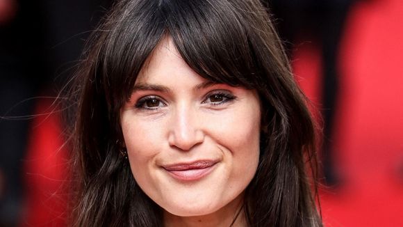 Lassée de jouer les potiches, Gemma Arterton flingue la saga James Bond