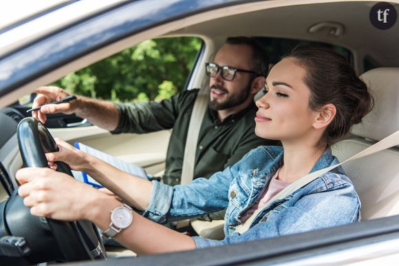 Lorsqu'une fille s'inscrit à l'auto-école, elle part souvent du principe qu'elle va échouer.