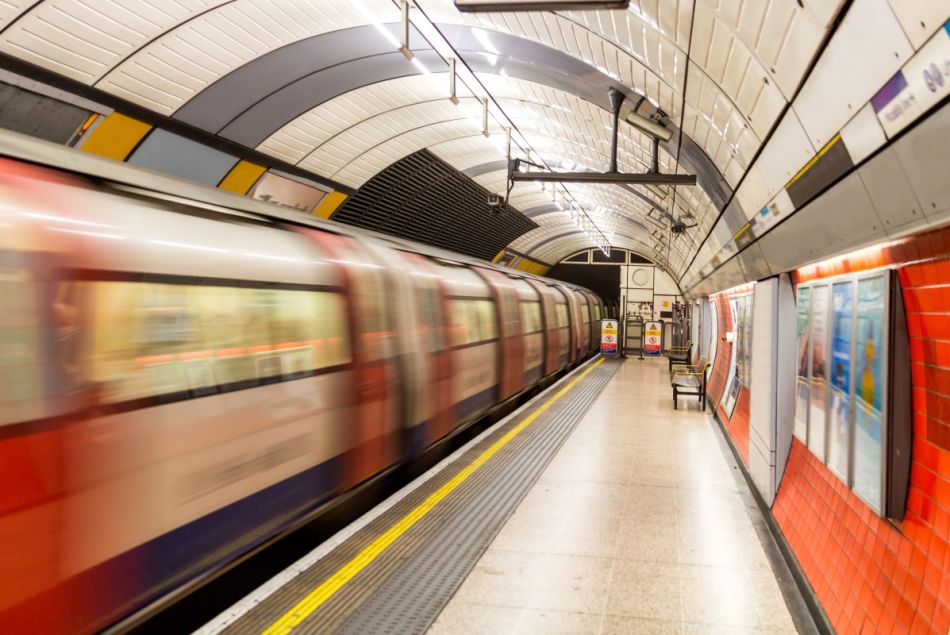Une pétition exige que le "Night Tube" de Londres soit rétabli plus tôt que prévu
