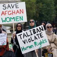 Port du hijab, interdiction de bains publics : l'étau se resserre autour des Afghanes
