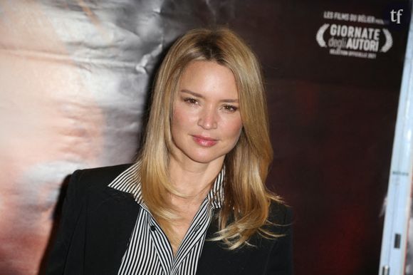 Virginie Efira à la première du film "Madeleine Collins" à Paris le 21 décembre 2021