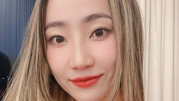 "Pourquoi je suis devenue féministe" : la star de K-pop HA:TFELT s'engage