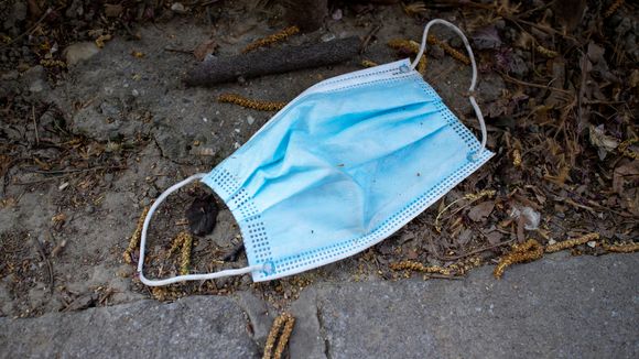 Sur Twitter, des médecins appellent à garder le masque