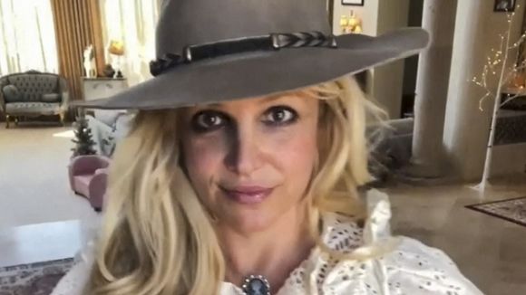 "Grosse et laide" : Britney Spears revient sur ces insultes qui l'ont complexée ado