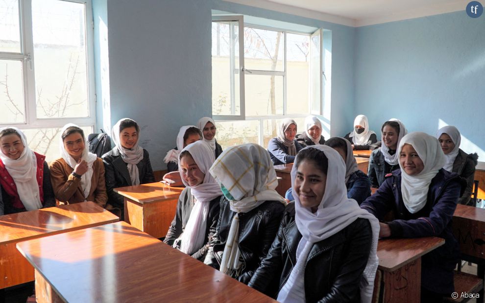 Des élèves d&#039;une école secondaire à Kaboul avant qu&#039;elles soient fermées, novembre 2021.