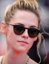 Kristen Stewart monte les marches du festival de Cannes, 24 mai 2022.