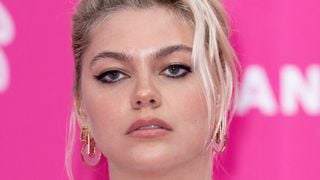 Louane empoisonnée au GHB dans un bar parisien ? Elle porte plainte