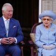  C'est le fils aîné de la reine, le prince Charles, qui hérite du titre souverain ainsi que d'un autre poste, celui de chef du Commonwealth. 